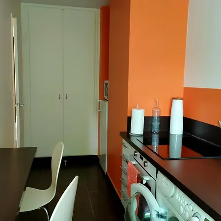 Cosy Overlooking A Area Apartment *